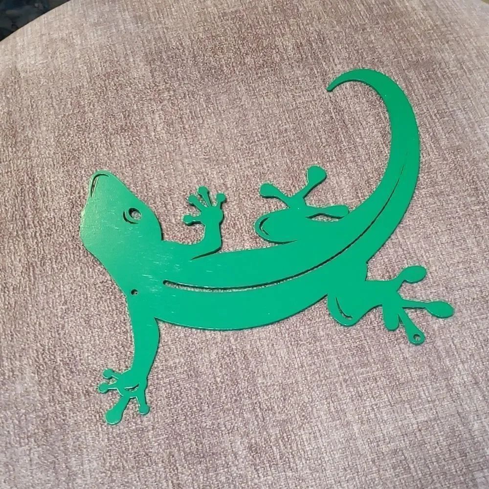 Brand New Green Gecko Lizard Powder Coated Steel Wall Decor